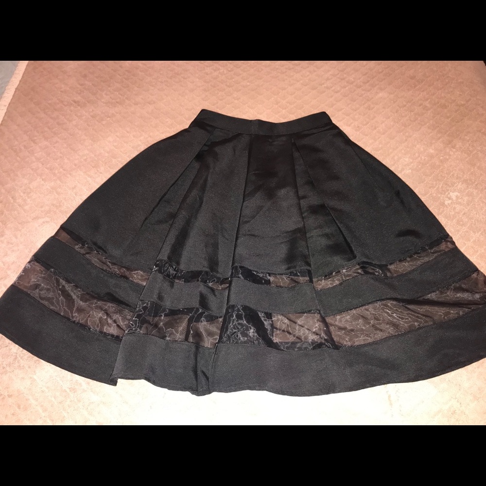 NWT Express Size 2 Skirt
